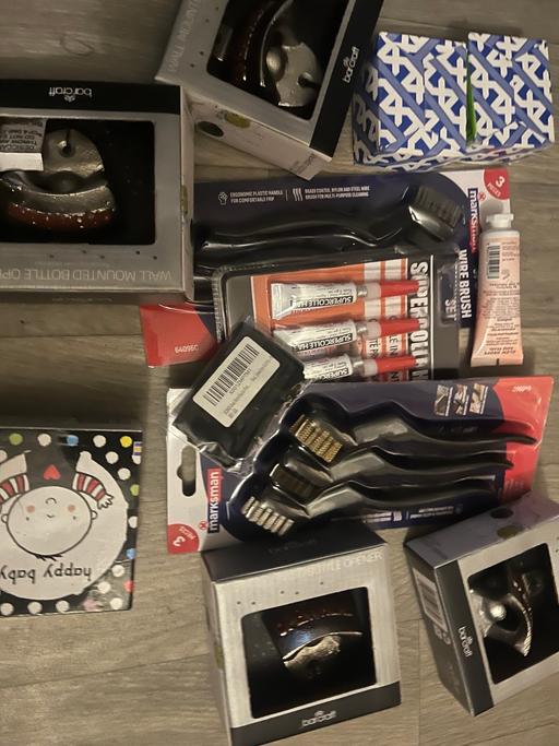  — Random small 12 item bundle 2£ all