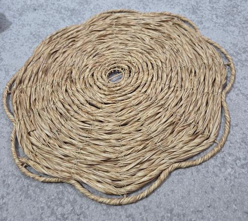  — Wicker placemat