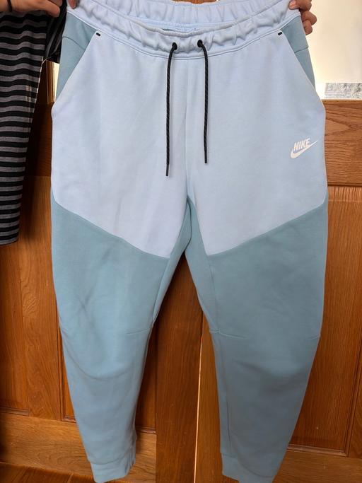  — Nike Joggers - Large