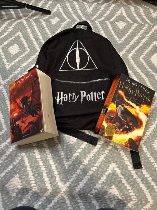  — Harry Potter books and bag bundle