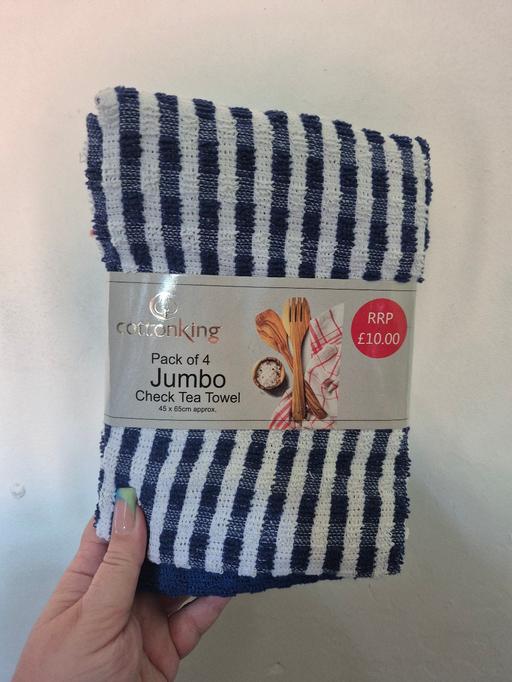  — new 4pk Jumbo Check Tea Towels