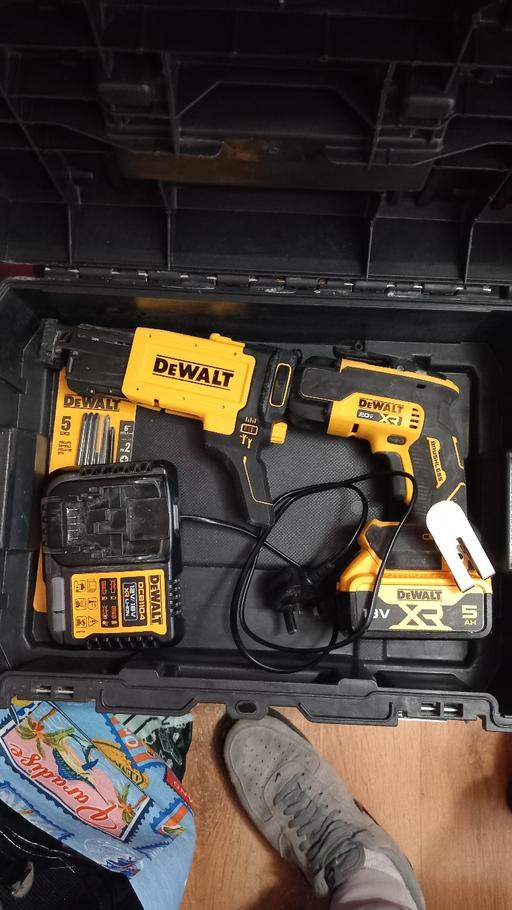  — dewalt screwgun