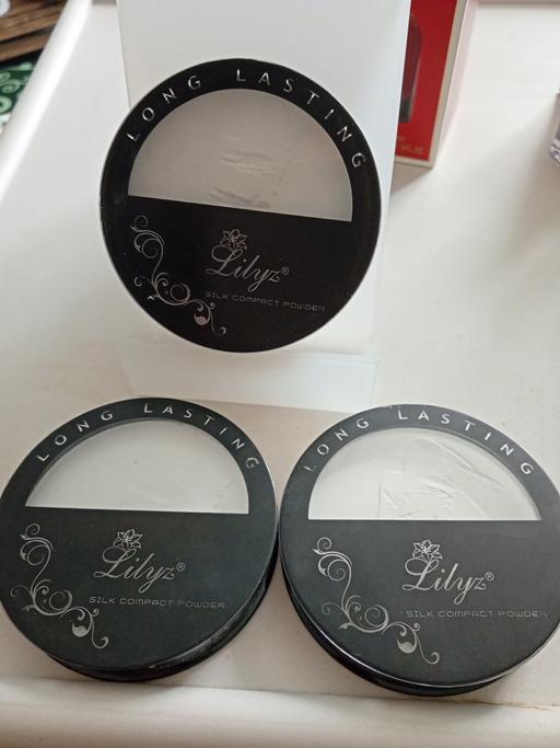  — 3 brand new SILK COMPACT POWDER SETS