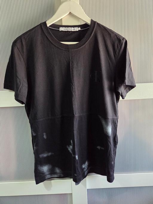  — Size S mens CALVIN KLEIN black tshirt