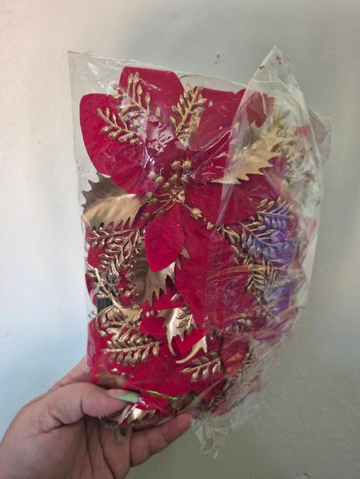  — new Artificial Flowers With Clips