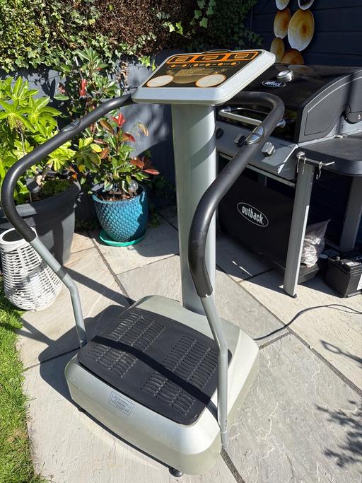  — Vibrating fitness machine