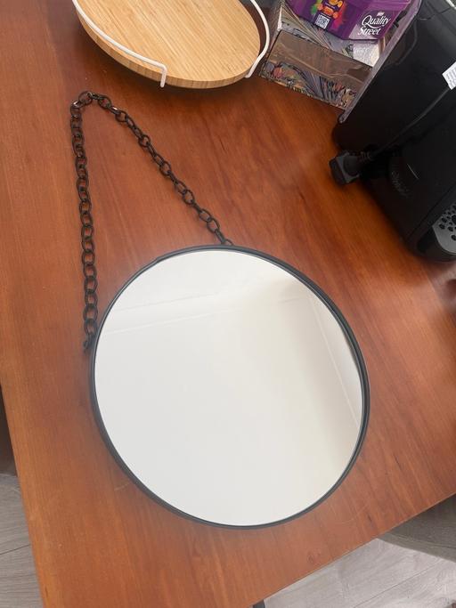  — Round Hanging Mirror