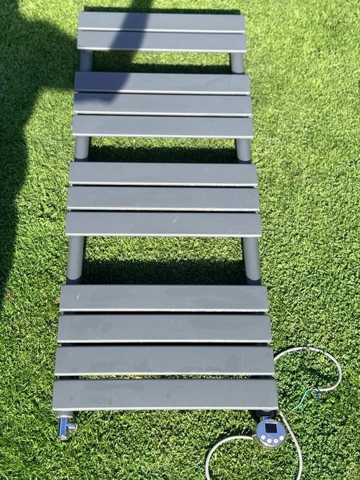  — Electric towel warmer/radiator