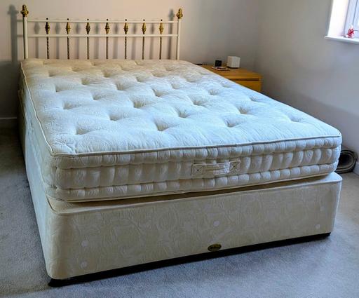 — KING SIZE BED. BASE AND MATRESS