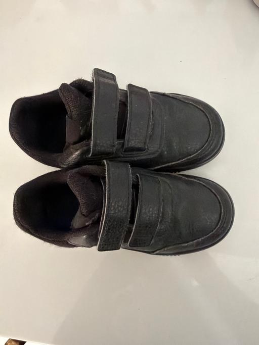  — Adidas black trainers