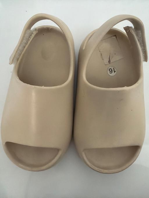  — Clogs