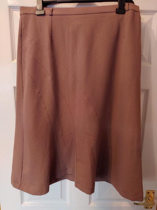  — Women's brown skirt size 18