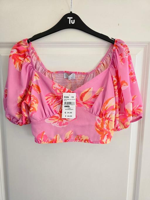  — QUIZ pink and orange floral print crop top
