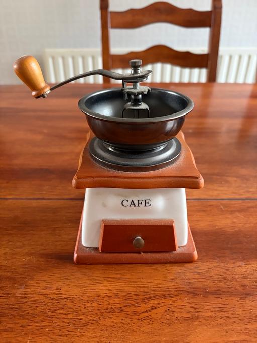  — Coffee grinder
