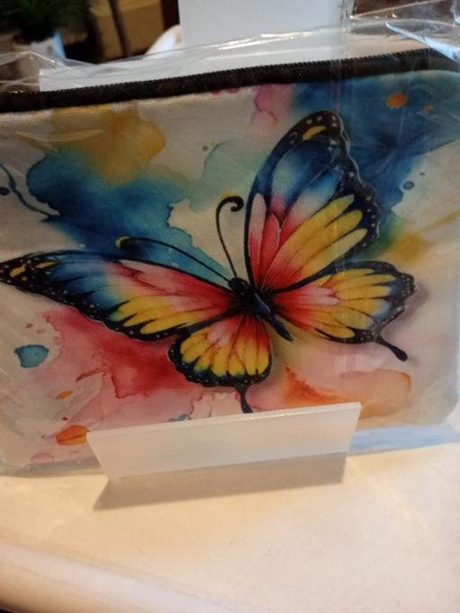  — brand new 6" x 5" lipstick bag