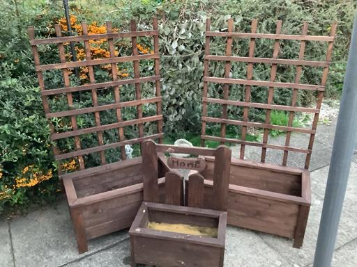  — Garden planters