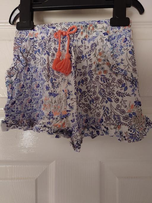  — Girls patterned shorts size 2-3 years