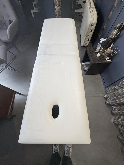  — Massage Table