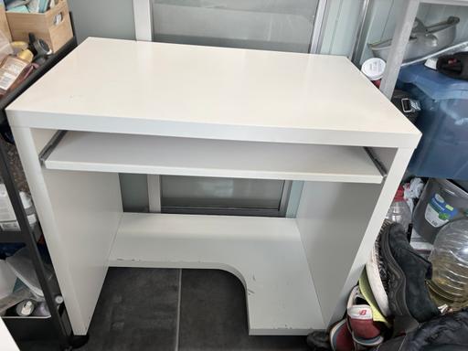  — Computer Table / Desk