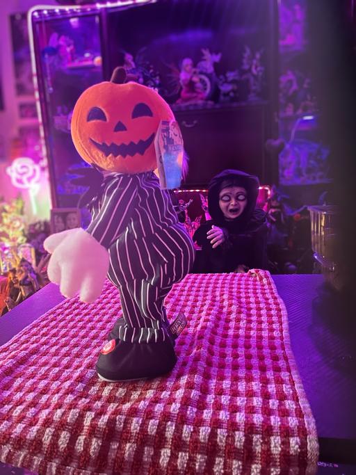  — Ass Shaking Pumpkin Halloween Dancing Prop