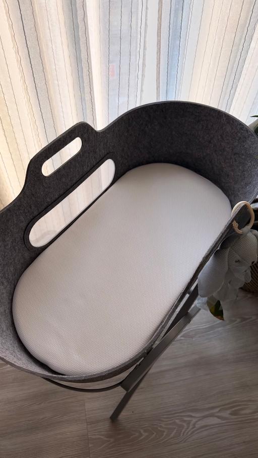  — Snuz basket