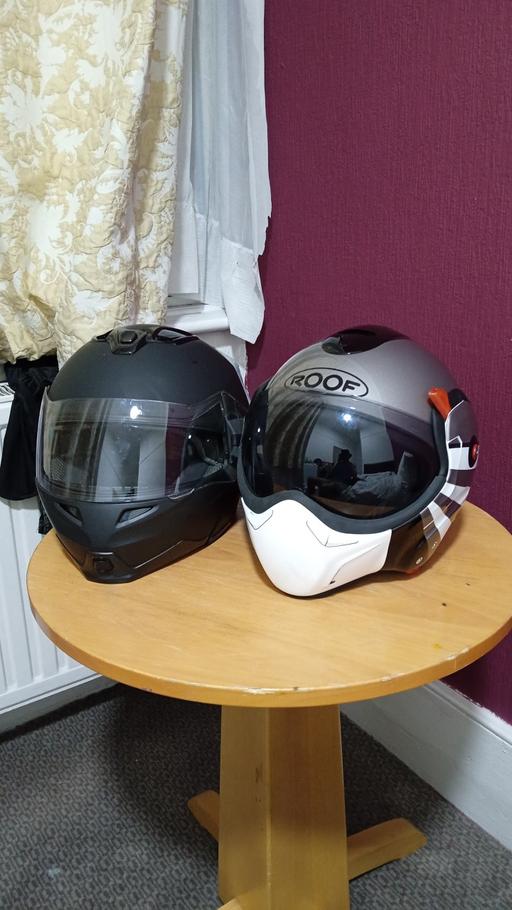  — Flip up motorcycle helmet - Black