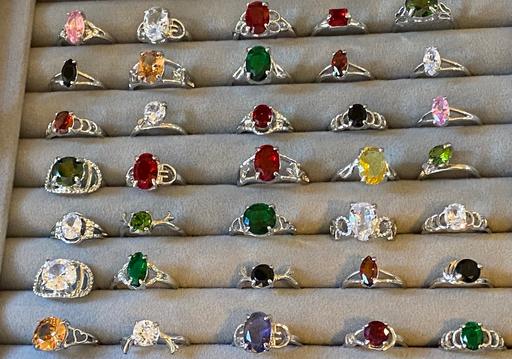  — 35x unmarked sliver cubic zirconia gems