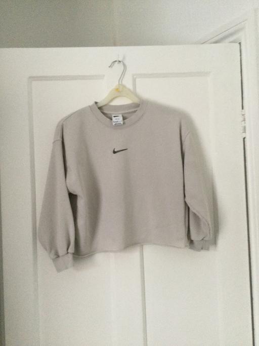  — Nike sweatshirt age 8/9