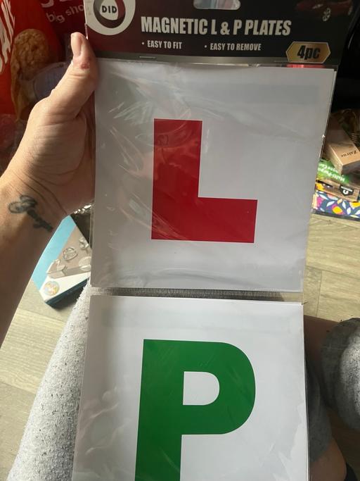  — Learner and passed car magnetic plates