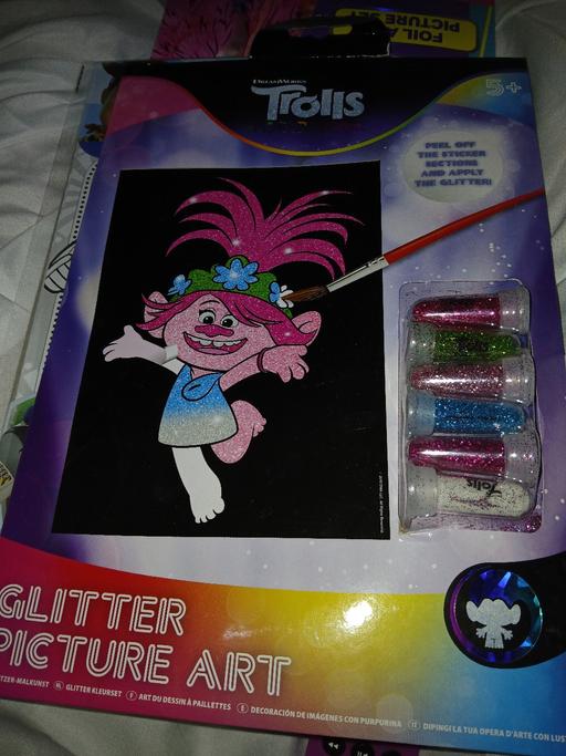  — trolls glitter pictures