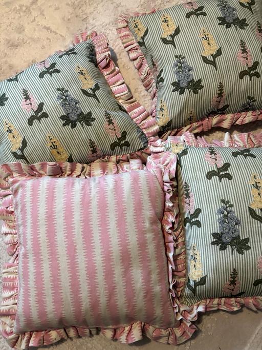  — Set of four cushions