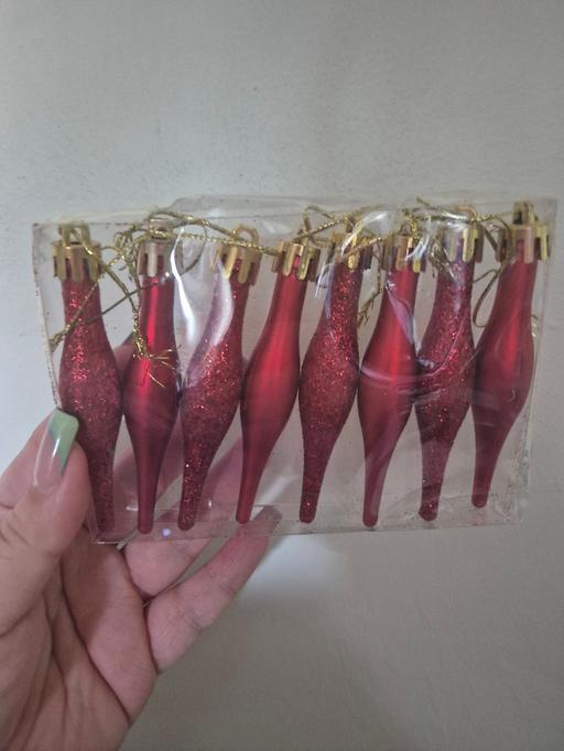  — new 8pk Red Baubles