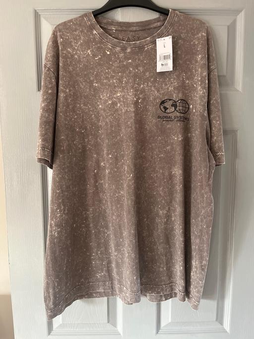  — New tagged mens tshirt size large