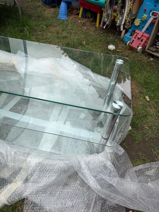  — Coffee glass table very good condition