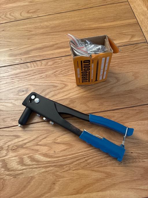  — Riveter Gun