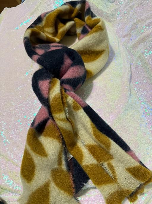  — Shawl