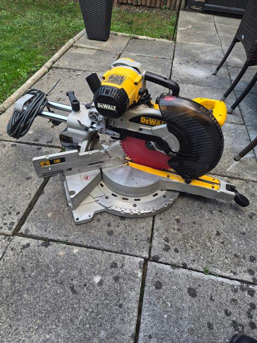  — DeWalt DW717XPS 250mm Sliding Compound Mitre