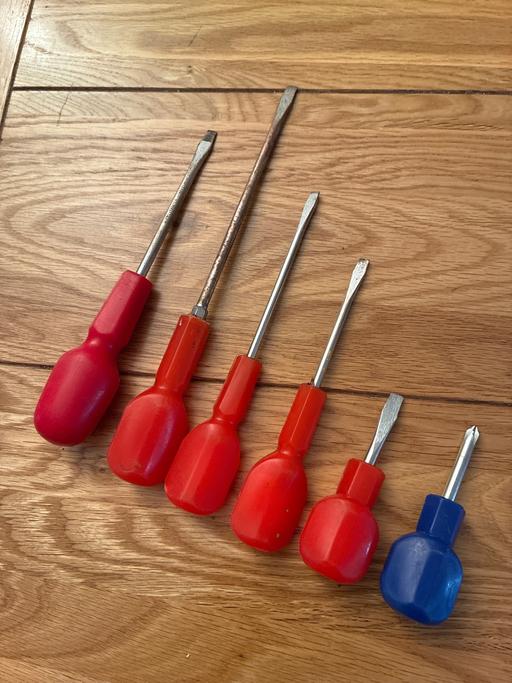  — Screwdrivers