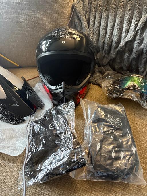  — Motor cross helmet