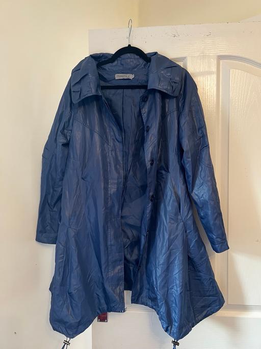  — Womens Coat ( New )