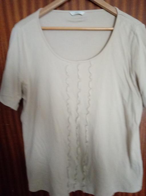  — ladies top size 22