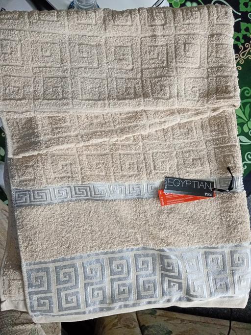  — brand new BATH SHEET RRP £14.99