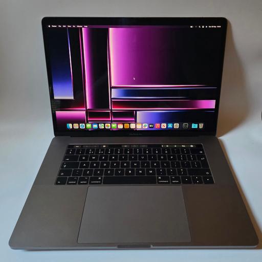  — Macbook Pro 2017 15inch 16GB RAM 256GB SSD
