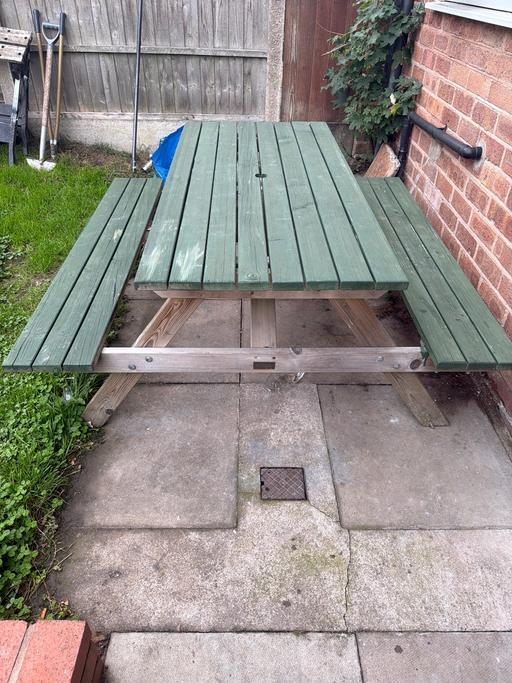  — Garden bench