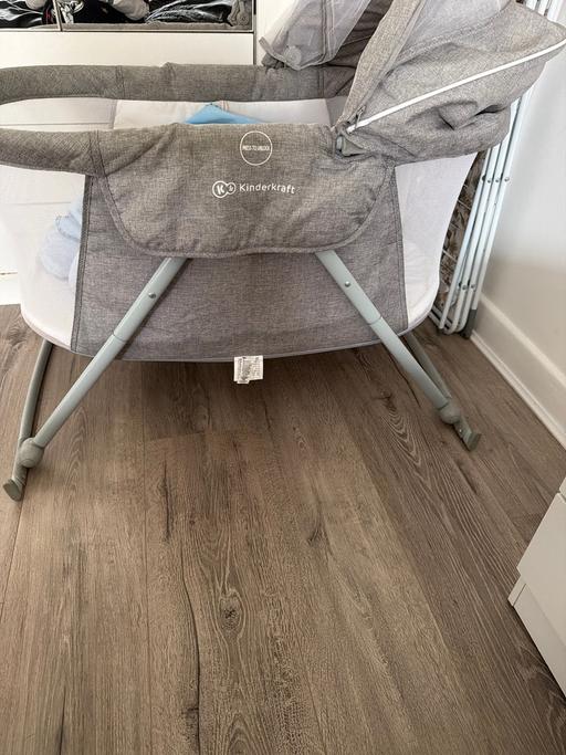  — Baby travel cot