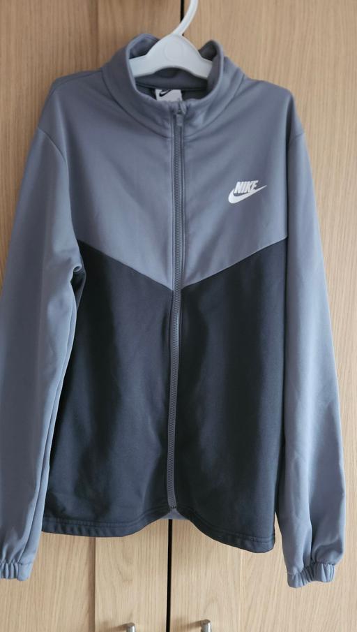  — Boys Nike tracksuit top (Grey) Size Kids XL