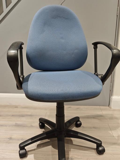  — Office/computer chair