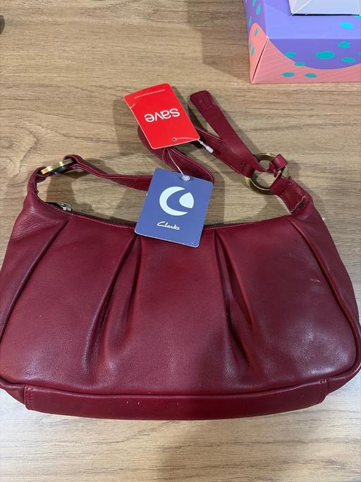  — Clark’s leather bag