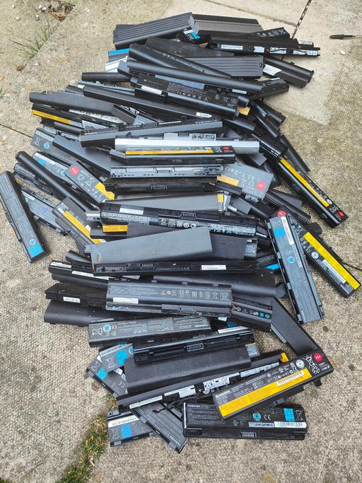  — Joblot 150 untested laptop Batteries