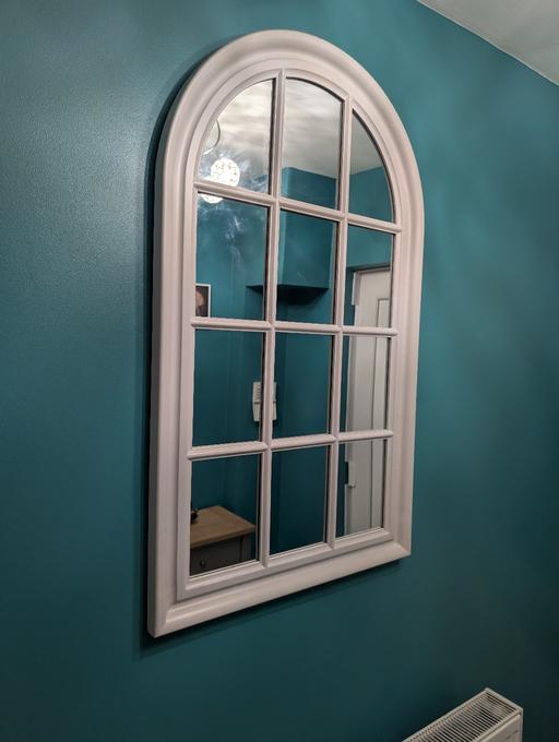  — wall mirror